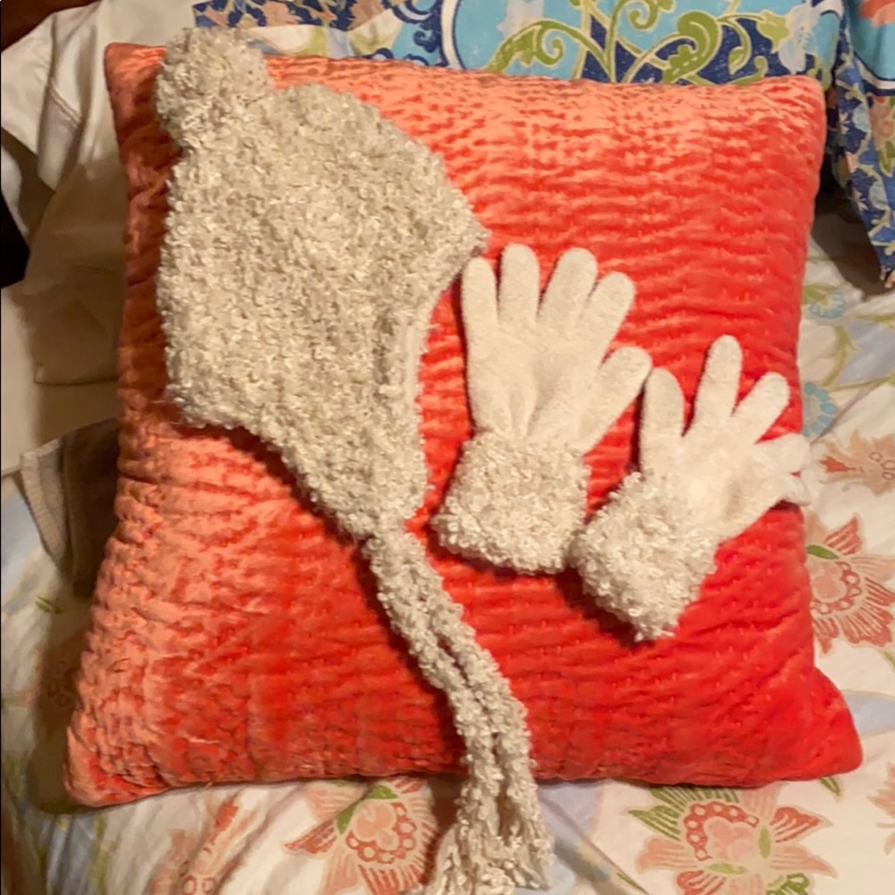 NWOT Steve Madden Chenille hat & gloves